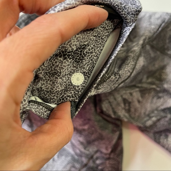 Lululemon Fast & Free Crop (19")
Kindred Spirit Alpine White Multi Size 6 - Picture 5 of 16